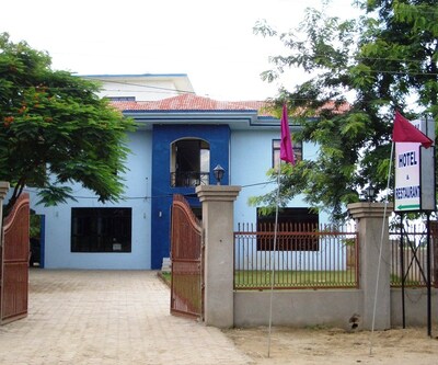 Gaurav Hotel